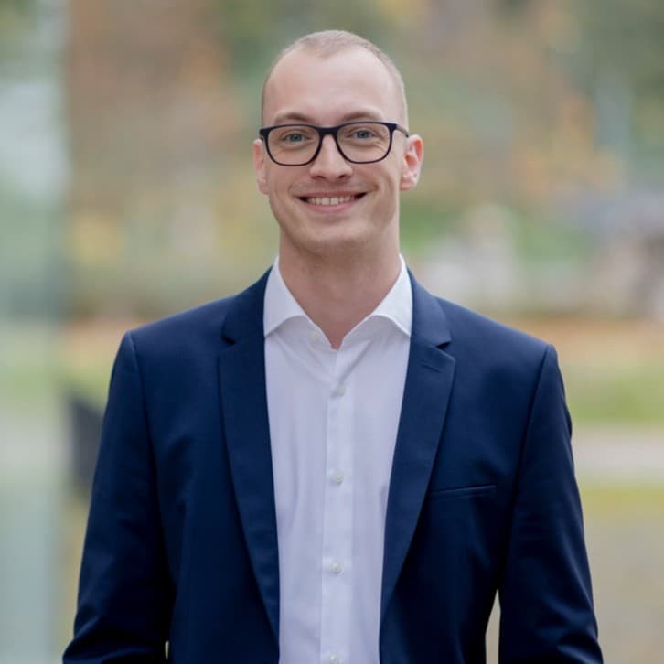 Porträt von Mirsad Dzananovic, Gründer von ZakonIT